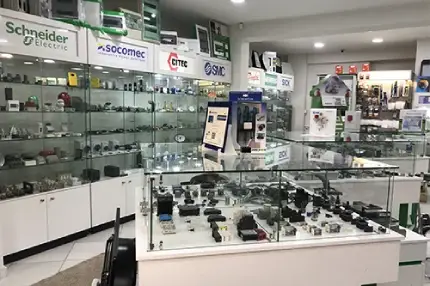 magasin de matériel: électricité, plomberie, ventilation, détection incendie, climatisation, froid, piscine, matériel de cuisine professionnelle